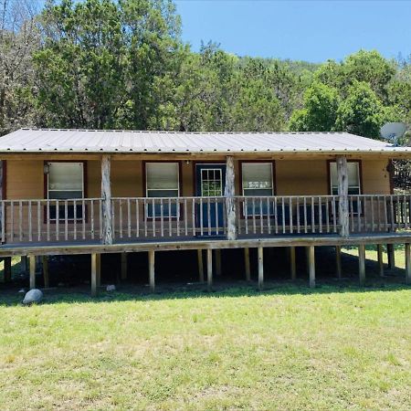 Riverstone Cabins Hotel Leakey ภายนอก รูปภาพ