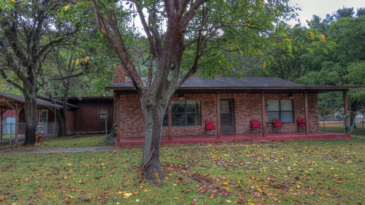 Riverstone Cabins Hotel Leakey ภายนอก รูปภาพ