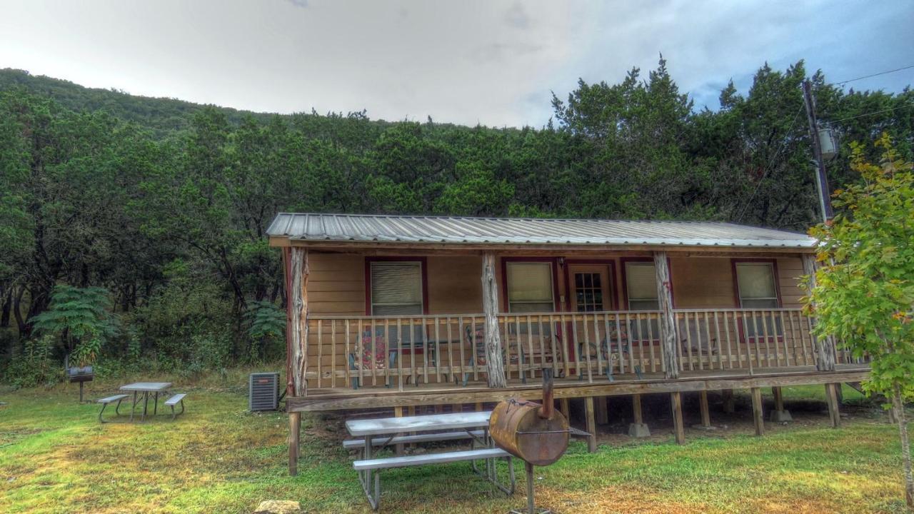 Riverstone Cabins Hotel Leakey ภายนอก รูปภาพ