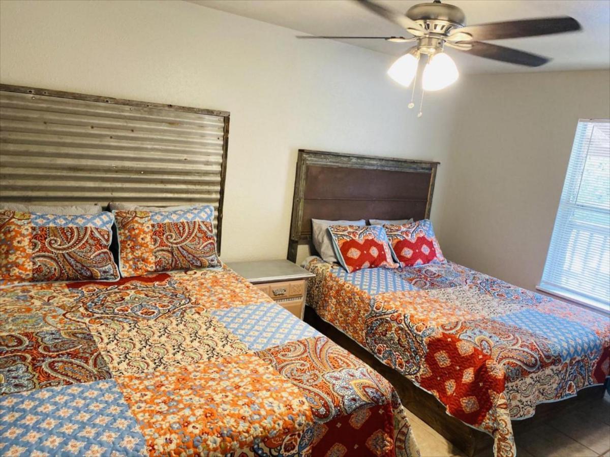 Riverstone Cabins Hotel Leakey ภายนอก รูปภาพ