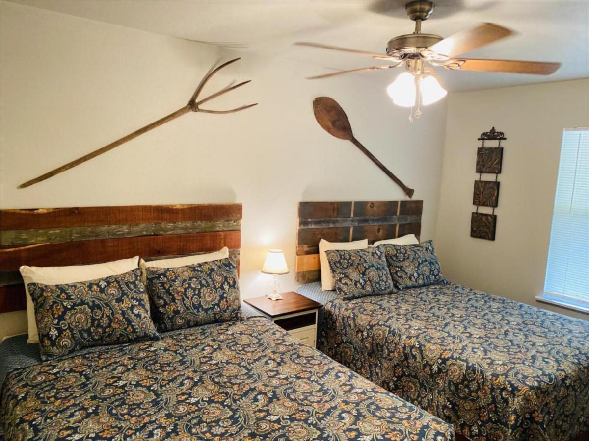 Riverstone Cabins Hotel Leakey ภายนอก รูปภาพ