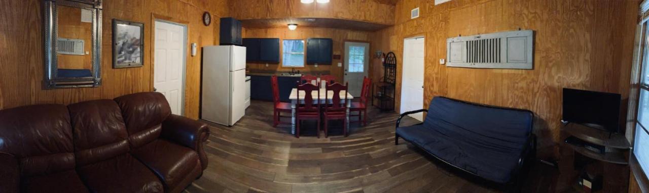 Riverstone Cabins Hotel Leakey ภายนอก รูปภาพ